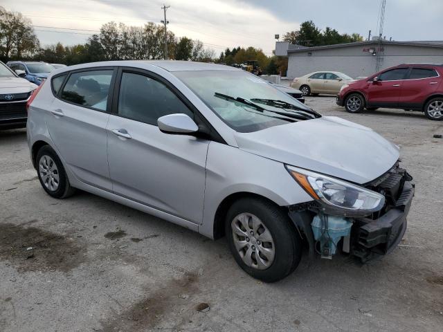 KMHCT5AE5HU305392 - 2017 HYUNDAI ACCENT SE SILVER photo 4