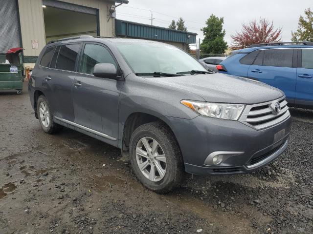 5TDBK3EH3BS066786 - 2011 TOYOTA HIGHLANDER BASE GRAY photo 4