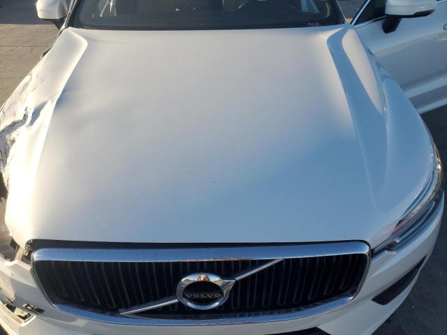 YV4102RK4J1084188 - 2018 VOLVO XC60 T5 MOMENTUM WHITE photo 11