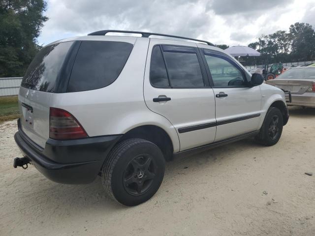 4JGAB54E9XA088354 - 1999 MERCEDES-BENZ ML 320 SILVER photo 3