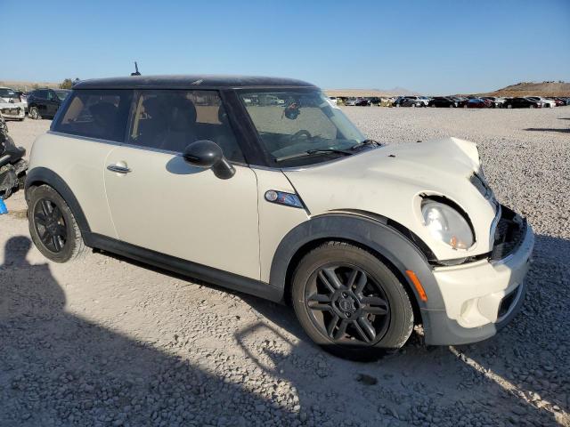 WMWSV3C50DT391574 - 2013 MINI COOPER S WHITE photo 4