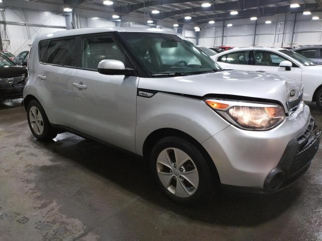 KNDJN2A29F7814018 - 2015 KIA SOUL SILVER photo 4