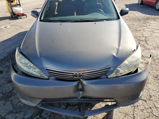 4T1BE32K25U533912 - 2005 TOYOTA CAMRY LE GRAY photo 11