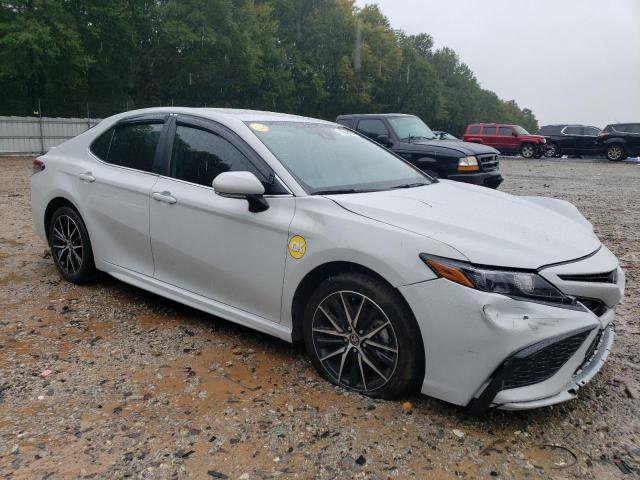 4T1G11AK2RU236345 - 2024 TOYOTA CAMRY SE NIGHT SHADE WHITE photo 4