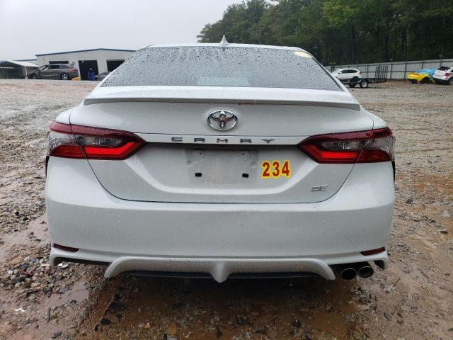 4T1G11AK2RU236345 - 2024 TOYOTA CAMRY SE NIGHT SHADE WHITE photo 6