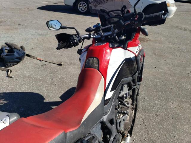 JH2SD0441GK000024 - 2016 HONDA CRF1000 RED photo 5