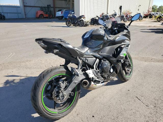 JKAEXEJ16KDA04035 - 2019 KAWASAKI EX650 J შავი ფოტო 4