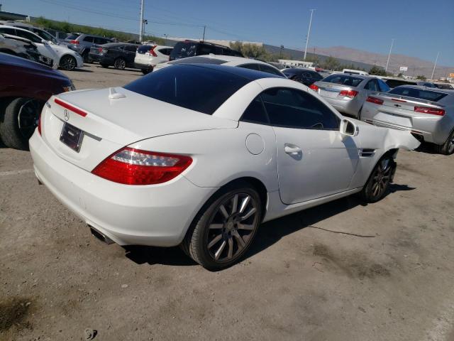 WDDPK3JA4GF121984 - 2016 MERCEDES-BENZ SLK 300 WHITE photo 3