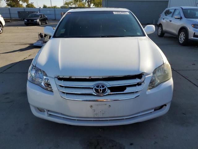 4T1BK36BX6U108295 - 2006 TOYOTA AVALON XL WHITE photo 5