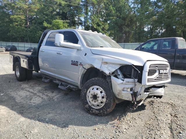 3C63RRJLXJG220556 - 2018 RAM 3500 LARAMIE SILVER photo 4