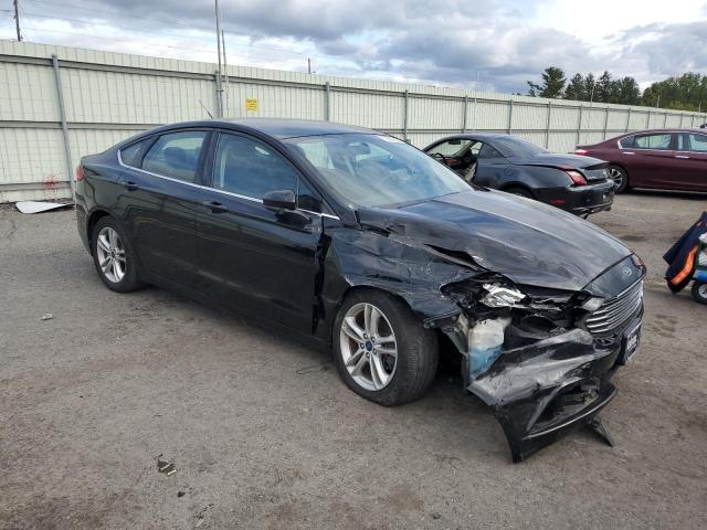 3FA6P0H72JR137178 - 2018 FORD FUSION SE BLACK photo 4