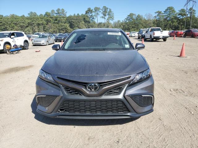 4T1G11AKXPU792612 - 2023 TOYOTA CAMRY SE NIGHT SHADE GRAY photo 5