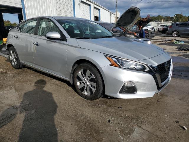 1N4BL4BV0KC219841 - 2019 NISSAN ALTIMA S SILVER photo 4