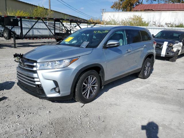 5TDJZRFH3KS716287 - 2019 TOYOTA HIGHLANDER SE SILVER photo 1