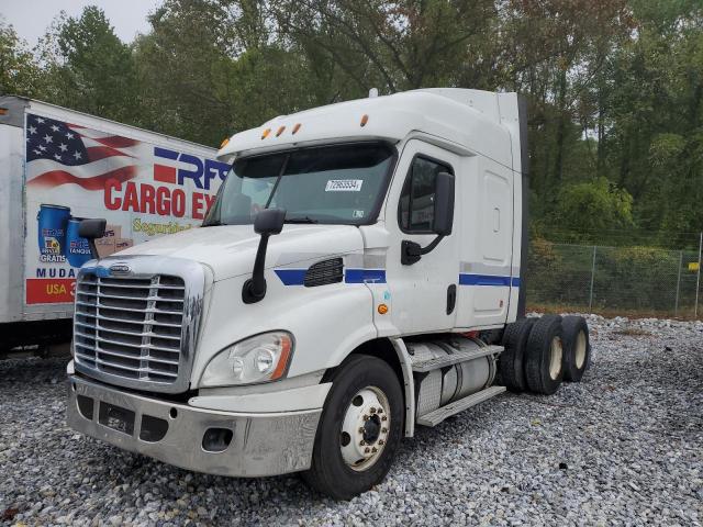 1FUJGHDV6FLGG6556 - 2015 FREIGHTLINER CASCADIA 1 WHITE photo 2