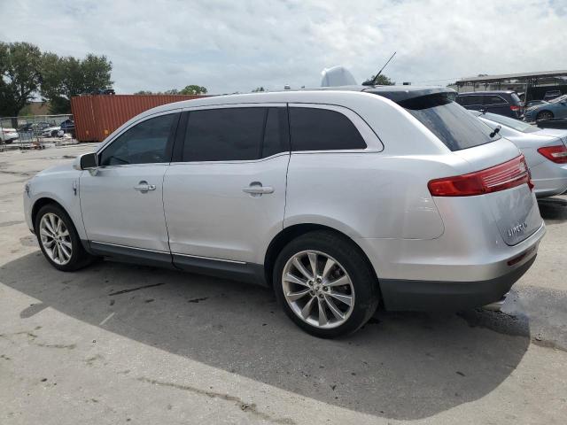 2LMHJ5AT4BBJ51799 - 2011 LINCOLN MKT SILVER photo 2