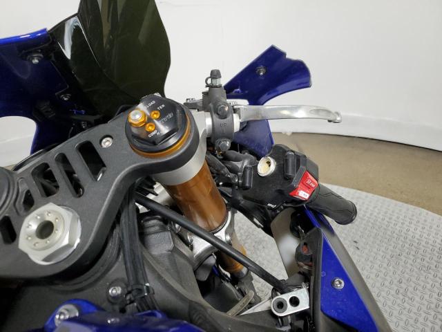 JYARN39E4JA003810 - 2018 YAMAHA YZFR1 BLUE photo 9