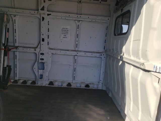 3C6TRVDG5JE147907 - 2018 RAM PROMASTER 2500 HIGH WHITE photo 11