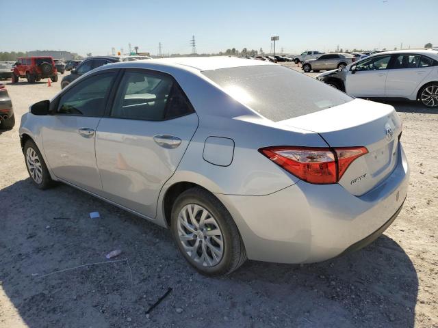 5YFBURHE0JP786889 - 2018 TOYOTA COROLLA L GRAY photo 2