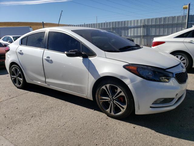 KNAFX4A85F5329254 - 2015 KIA FORTE EX WHITE photo 4