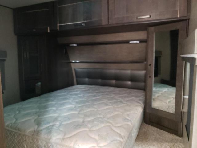 573TR3426L3413360 - 2020 GRAN REFLECTION ორფეროვანი ფოტო 5