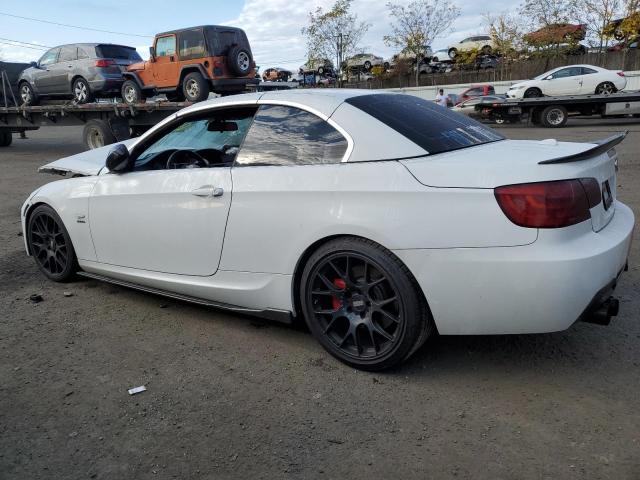 WBADX1C57BE569943 - 2011 BMW 335 IS WHITE photo 2