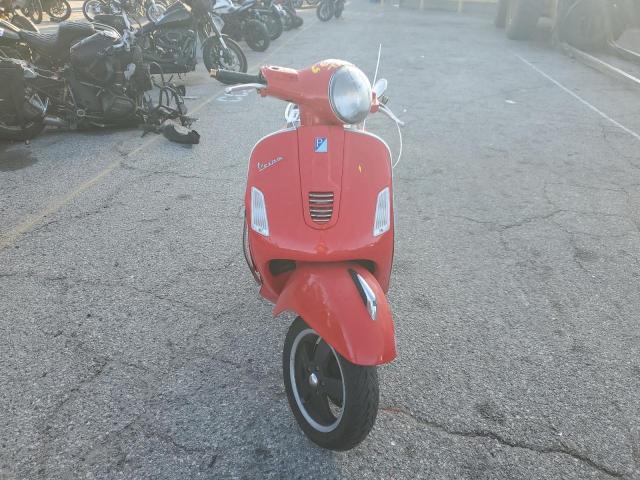 ZAPM459L5A5701278 - 2010 VESPA GTS 300 SUPER RED photo 2