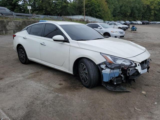 1N4BL4BV9LN320284 - 2020 NISSAN ALTIMA S WHITE photo 4