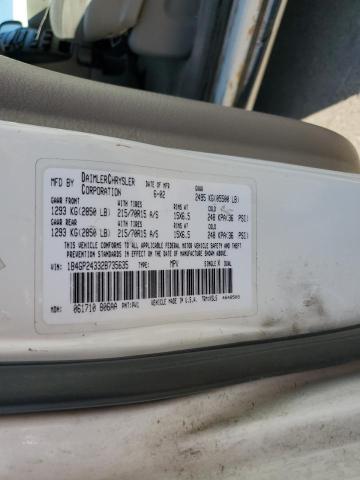 1B4GP24332B735635 - 2002 DODGE GRAND CARA SE WHITE photo 13