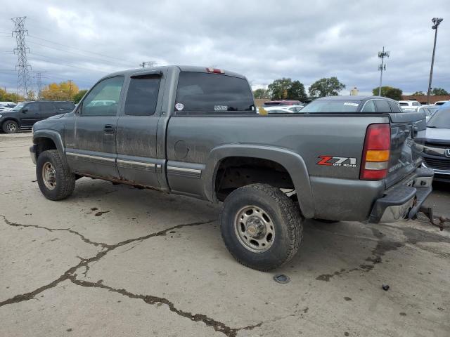 1GCGK29U22Z237159 - 2002 CHEVROLET SILVERADO K2500 GRAY photo 2