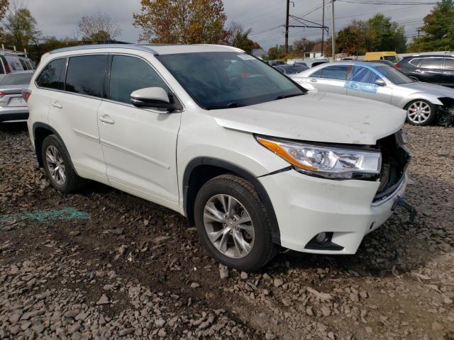 5TDJKRFH5FS211992 - 2015 TOYOTA HIGHLANDER XLE WHITE photo 4