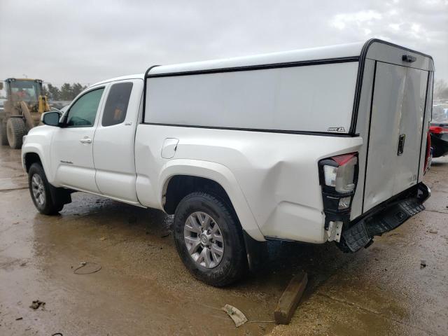 5TFSZ5AN2JX149105 - 2018 TOYOTA TACOMA ACCESS CAB WHITE photo 2