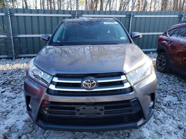 5TDJZRFH9HS378290 - 2017 TOYOTA HIGHLANDER SE GRAY photo 5