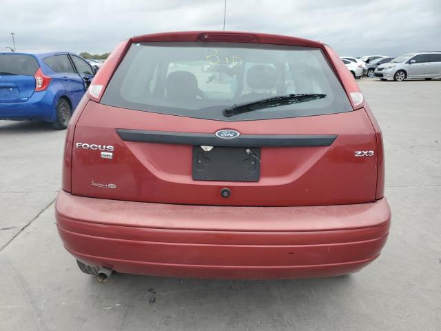 3FAFP31N15R143098 - 2005 FORD FOCUS ZX3 RED photo 6