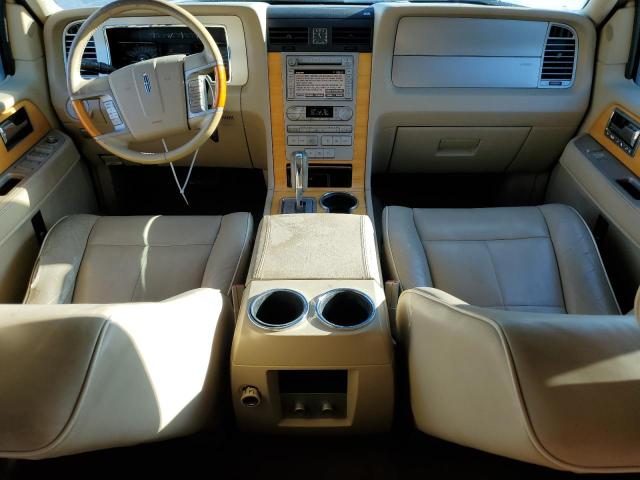 5LMFU28597LJ14834 - 2007 LINCOLN NAVIGATOR თეთრი ფოტო 8