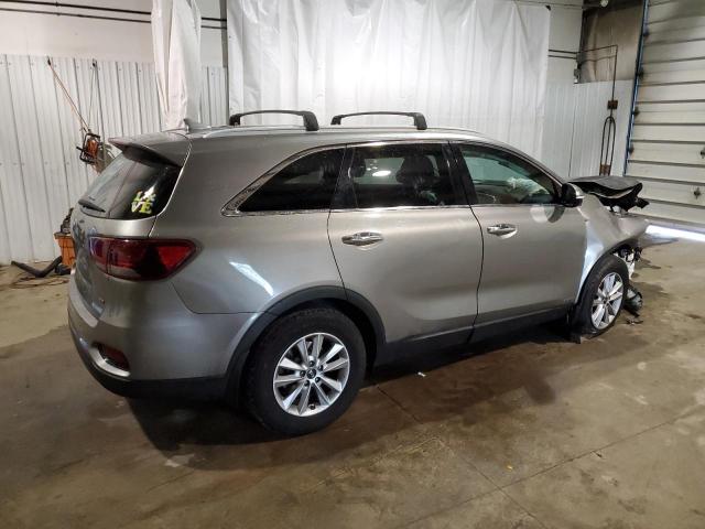 5XYPGDA3XKG448544 - 2019 KIA SORENTO L GRAY photo 3