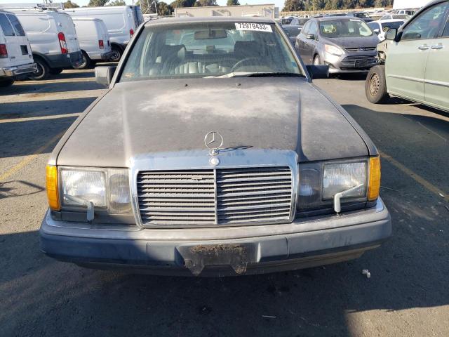 WDBEA30D3GA259558 - 1986 MERCEDES-BENZ 300 E GRAY photo 5