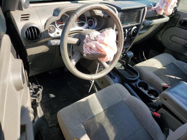 1J4BA3H13AL121698 - 2010 JEEP WRANGLER UNLIMITED SPORT GREEN photo 8