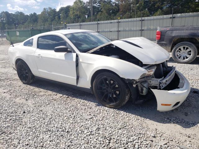 1ZVBP8AM6C5204584 - 2012 FORD MUSTANG WHITE photo 4
