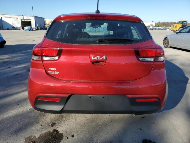 3KPA25AD6NE483537 - 2022 KIA RIO S RED photo 6