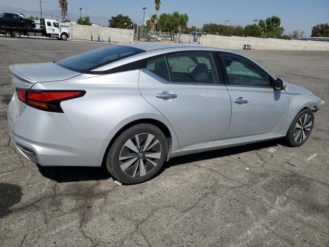 1N4BL4DV7KC181036 - 2019 NISSAN ALTIMA SV SILVER photo 3