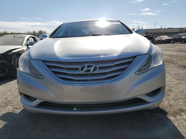 5NPEB4AC4CH445011 - 2012 HYUNDAI SONATA GLS SILVER photo 5