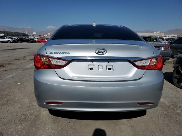 5NPEB4AC4CH445011 - 2012 HYUNDAI SONATA GLS SILVER photo 6