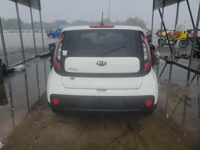 KNDJN2A25J7584521 - 2018 KIA SOUL WHITE photo 6