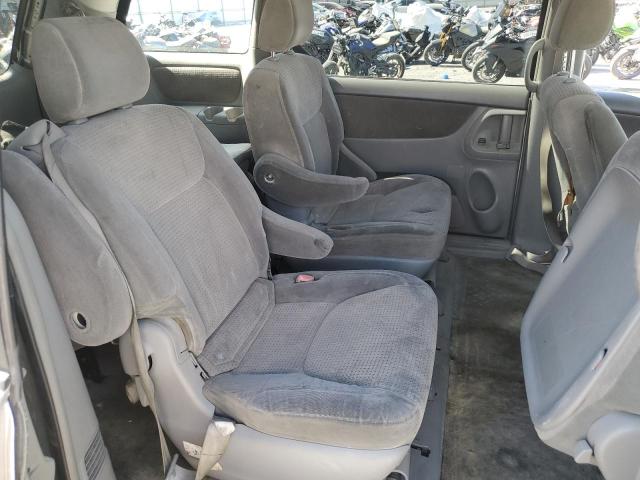 5TDZA23C36S515229 - 2006 TOYOTA SIENNA CE SILVER photo 11