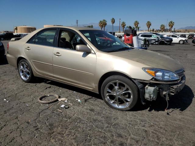 JTDBE32K820034247 - 2002 TOYOTA CAMRY LE GOLD photo 4