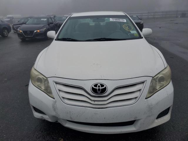 4T1BF3EK3BU684195 - 2011 TOYOTA CAMRY BASE WHITE photo 5