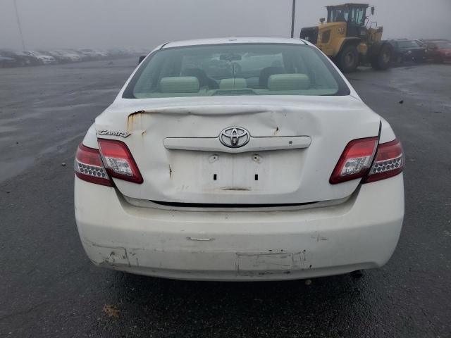 4T1BF3EK3BU684195 - 2011 TOYOTA CAMRY BASE WHITE photo 6