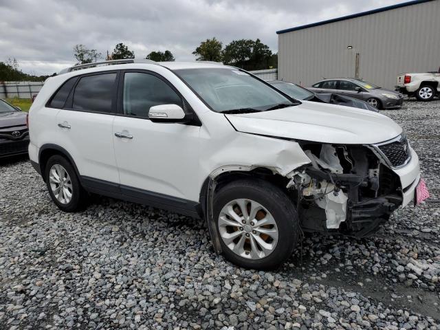 5XYKU4A74FG637525 - 2015 KIA SORENTO EX WHITE photo 4