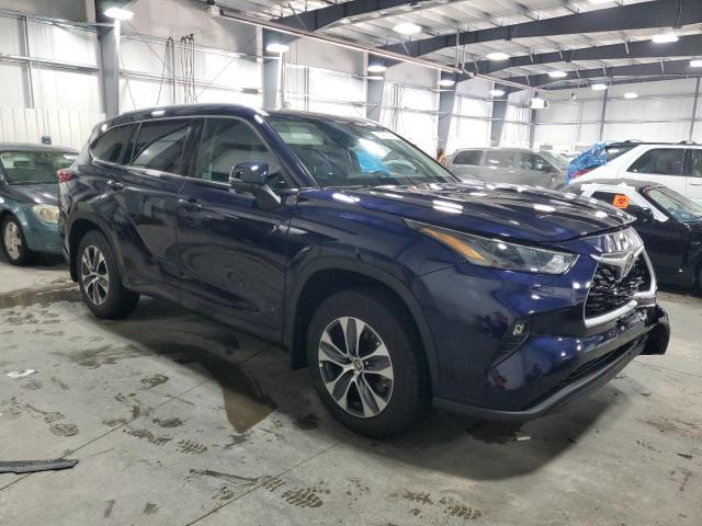 5TDGZRBH6NS595095 - 2022 TOYOTA HIGHLANDER XLE ლურჯი ფოტო 4